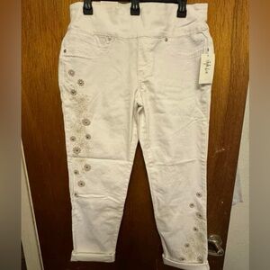 White woman capris size M